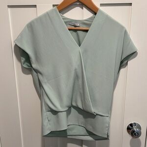 MM LaFleur Antonia machine washable blouse top in lichen green size XS